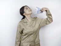 Pinjol Syariah vs. Konvensional: Mana Pilihan Terbaik untuk Kebutuhan Dana Mendesak?