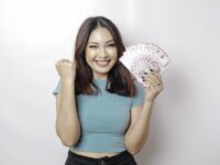 Skor Kredit dan Pinjol: Bagaimana Riwayat Pinjaman Online Mempengaruhi Masa Depan Keuangan Anda?